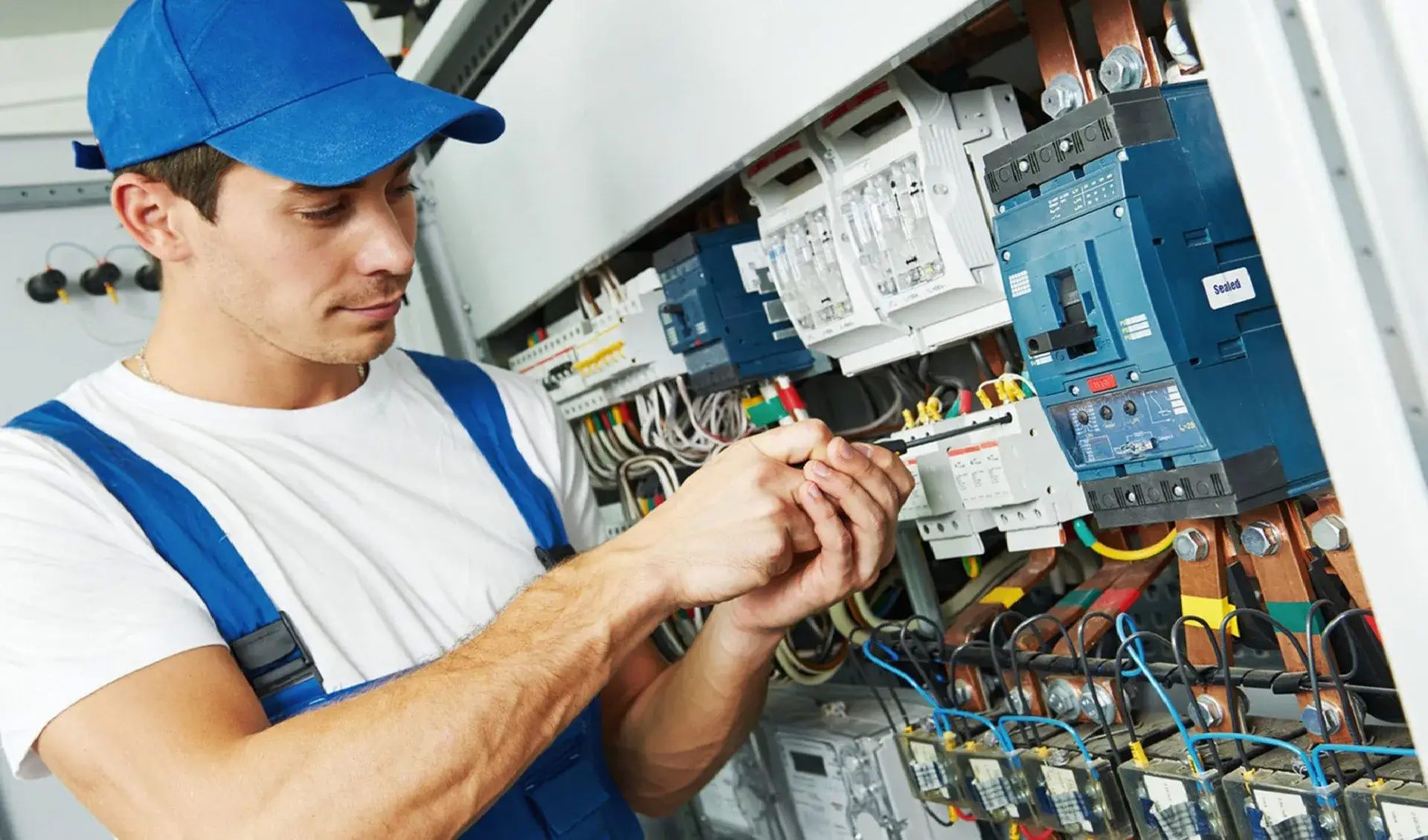 Expert electricians